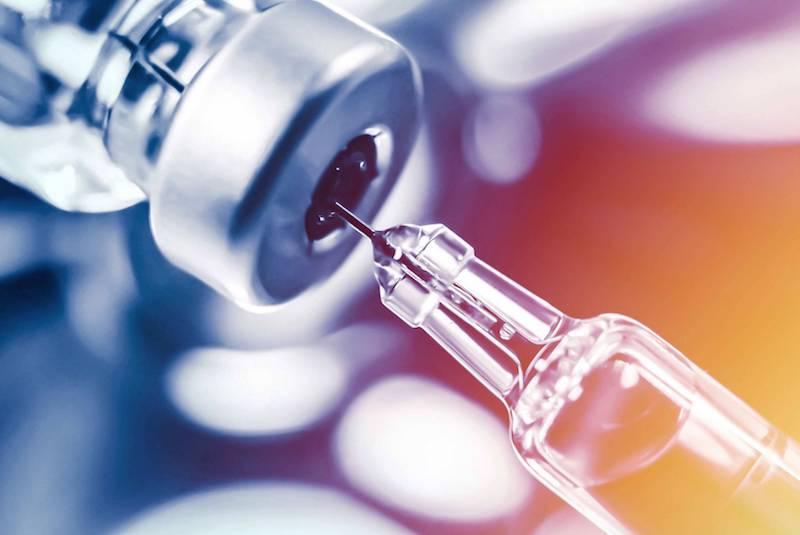 Az oltás által megelőzött három halálesethez két oltás által okozott halálesetet kell elfogadnunk. Következtetések: Az egyértelmű előnyök hiánya miatt a kormányoknak újra kellene gondolniuk oltási politikájukat.