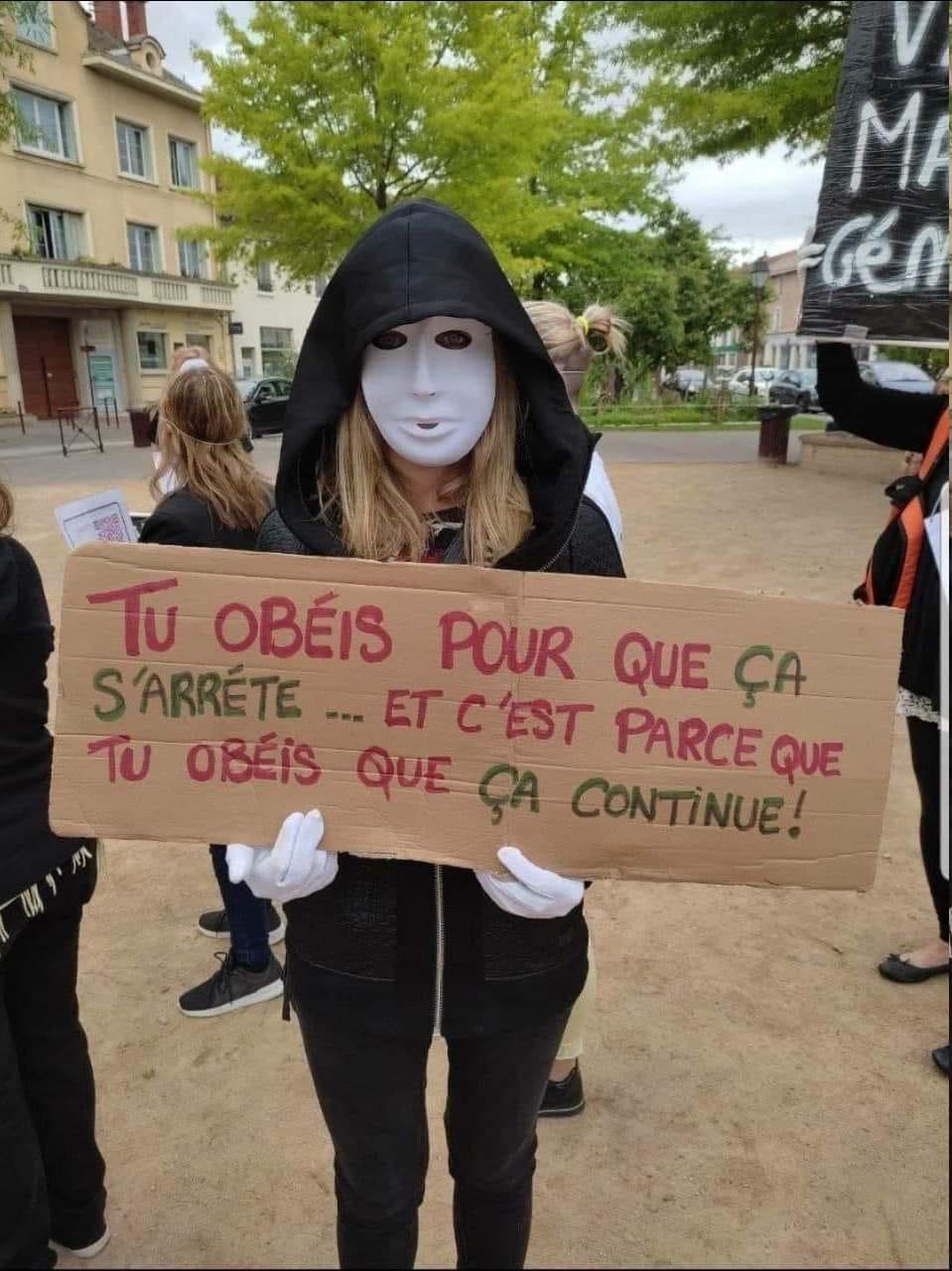 Engedelmeskedsz, hogy vége legyen... De mivel engedelmeskedsz, ezért megy tovább!